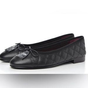 Chanel Quilted Black Leather Flats 37 1/2